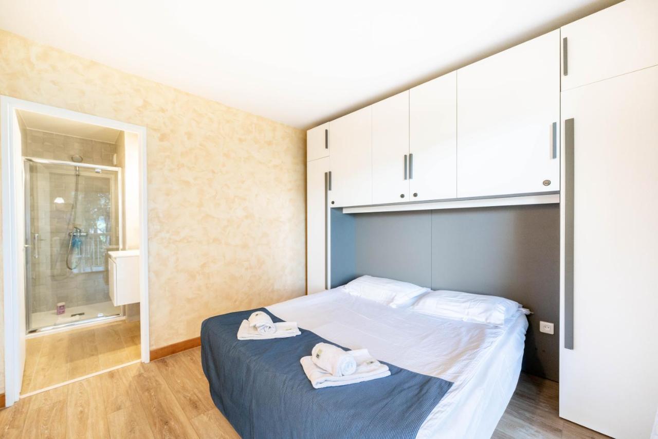 Spacious Apartment At A 5 Min Walk From The Beach อองทีบส์ ภายนอก รูปภาพ