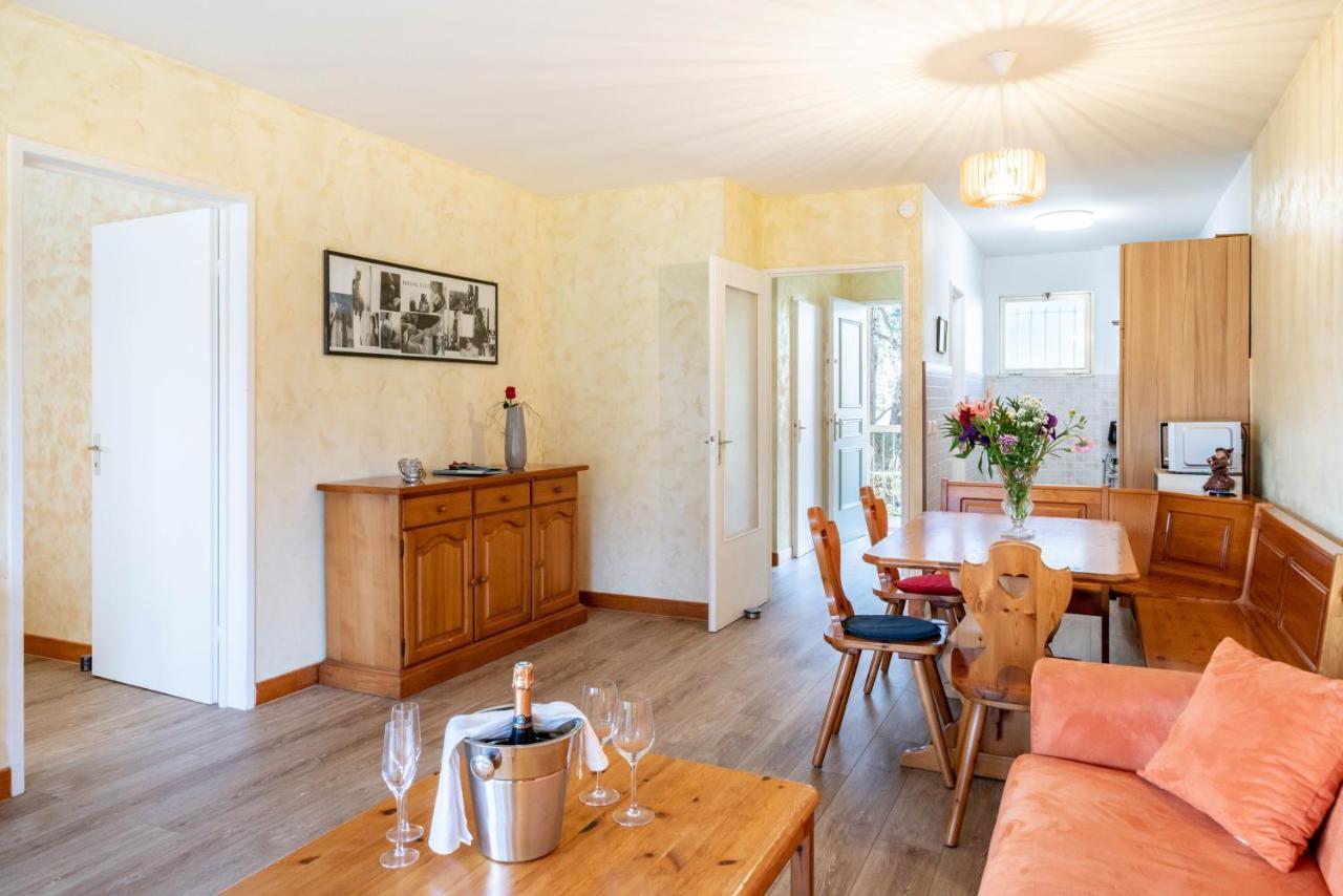 Spacious Apartment At A 5 Min Walk From The Beach อองทีบส์ ภายนอก รูปภาพ